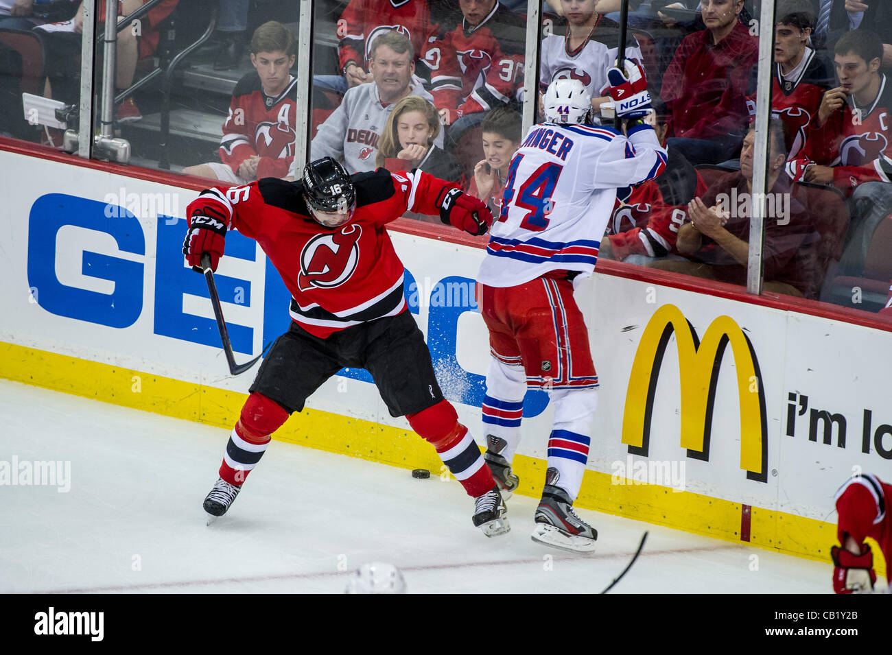 Photos: New Jersey Devils new uniform makes on-ice debut – SportsLogos.Net  News