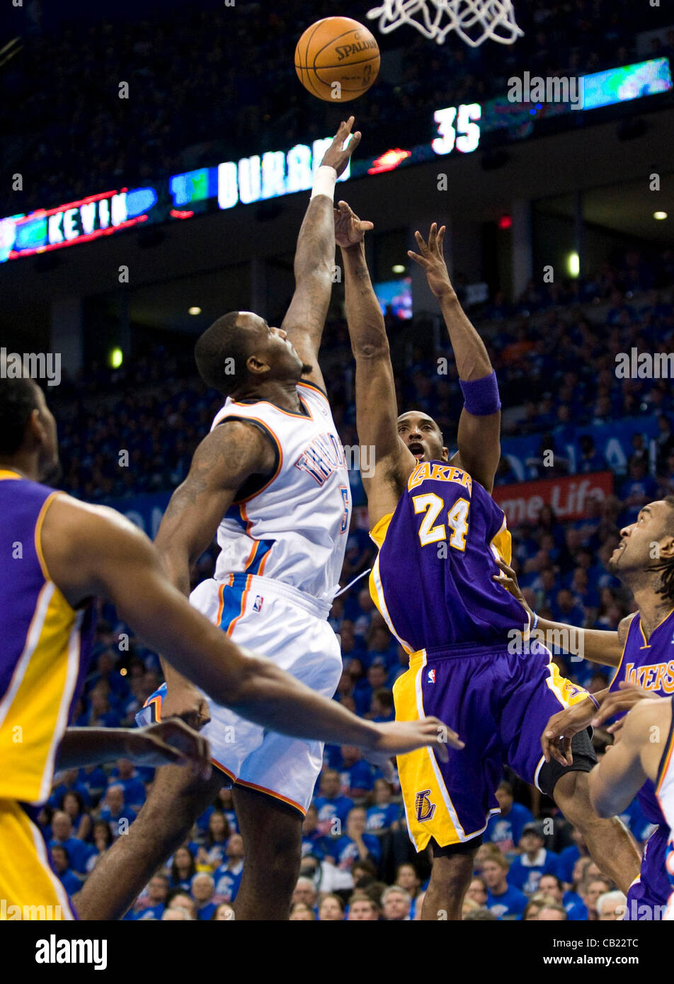 Los Angeles Lakers forward LeBron James shoots for two over Atlanta Hawks  forward De'Andre Hunter on Sunday, Dec. 15, 2019, in Atlanta. (Photo by  Curtis Compton/Atlanta Journal-Constitution/TNS/Sipa USA Stock Photo - Alamy