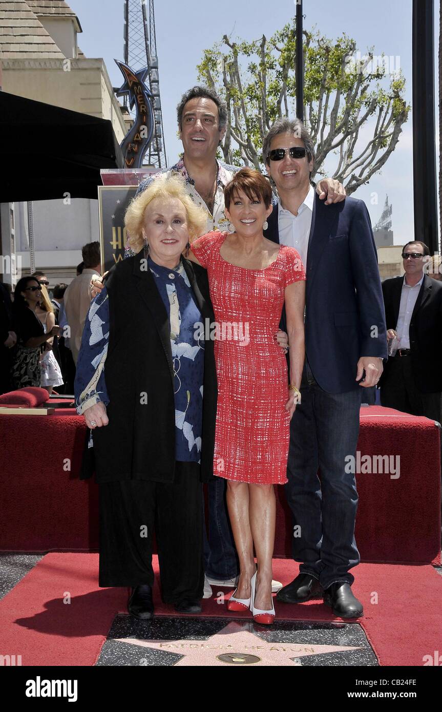 Doris Roberts, Brad Garrett, Patricia Heaton, Ray Romano at the