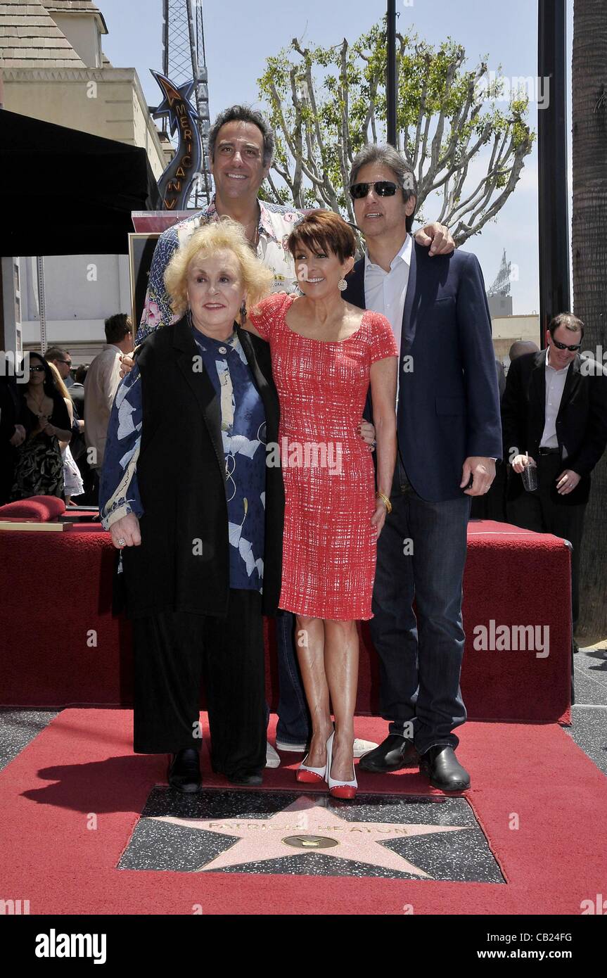 Doris Roberts, Brad Garrett, Patricia Heaton, Ray Romano at the