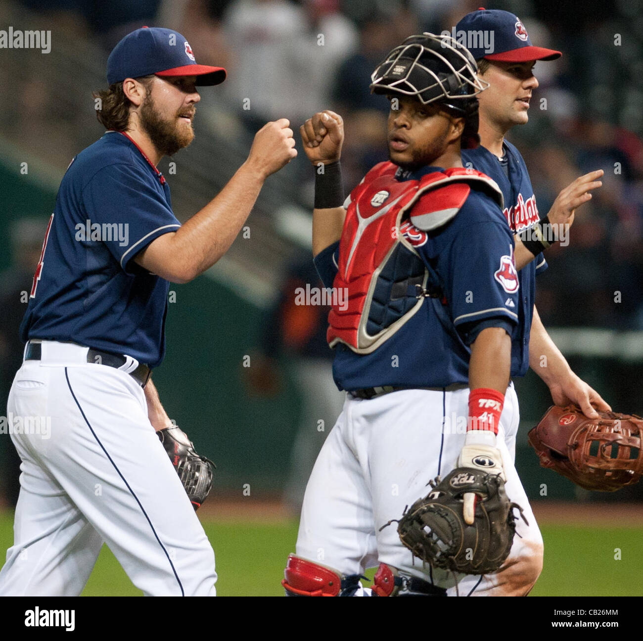 Cleveland Indians' Carlos Santana sworn in as US Citizen 