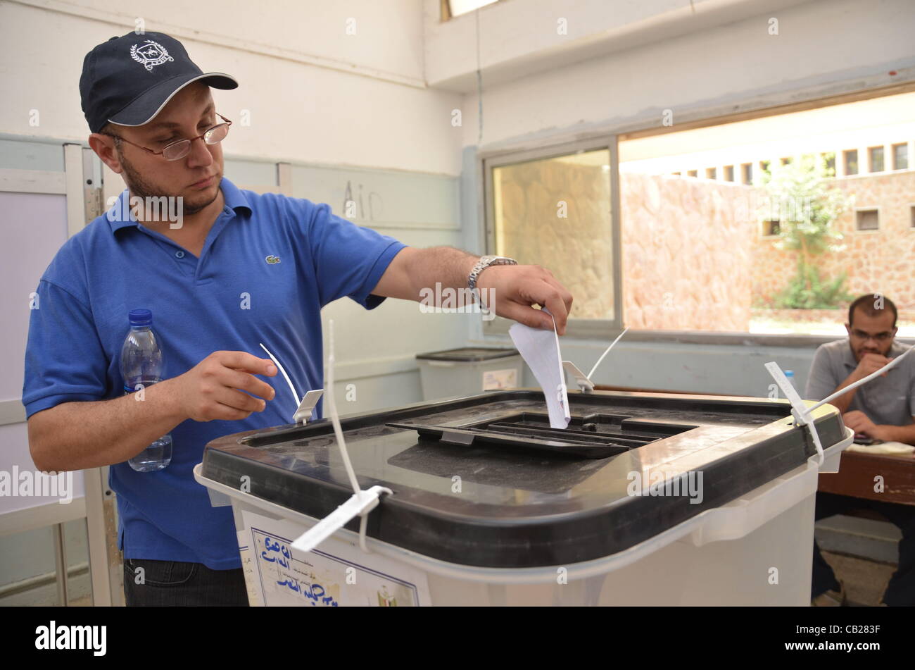 Voting underway May 2012 in Egypt's first Presidential poll since the overthrow of autocratic ruler Hosni Mubarak in Feb 2011. Stock Photo