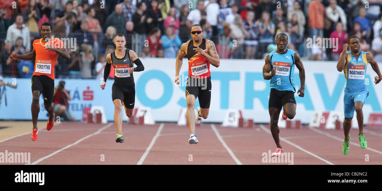 Athlete Wallace Spearmon (USA, centre) pictured during Golden Spike