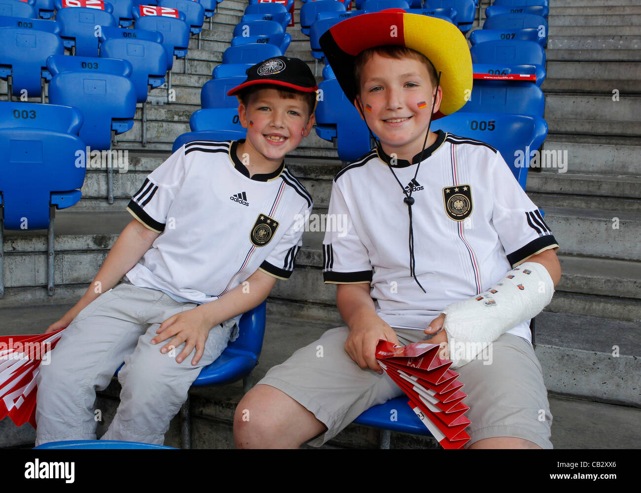 Fussball Deutschland Stadion Fans High Resolution Stock Photography and  Images - Alamy