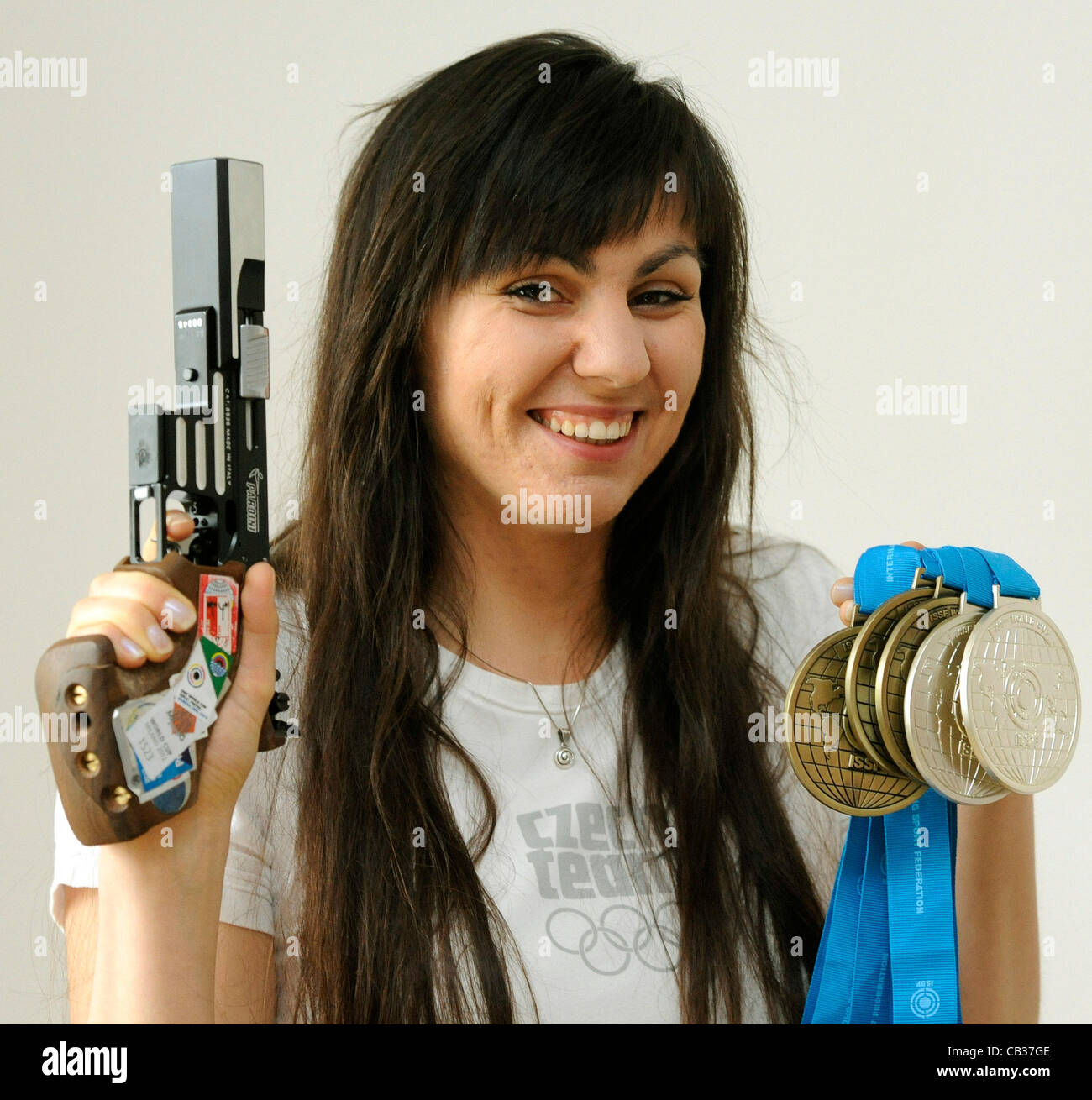 Dadamning qizlaridan jinsiy aloqa Masha