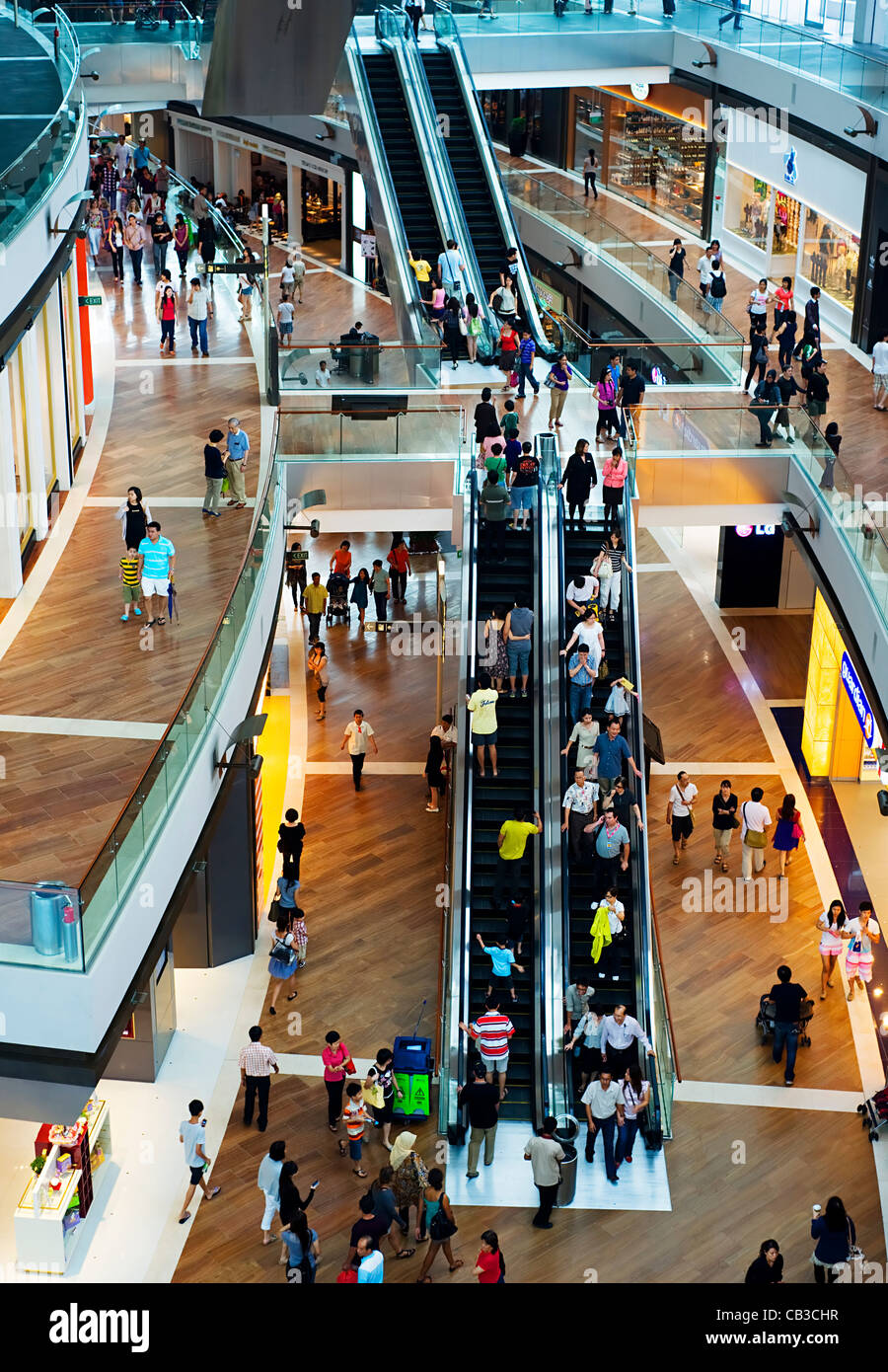 Singapore shopping mall hi-res stock photography and images - Alamy