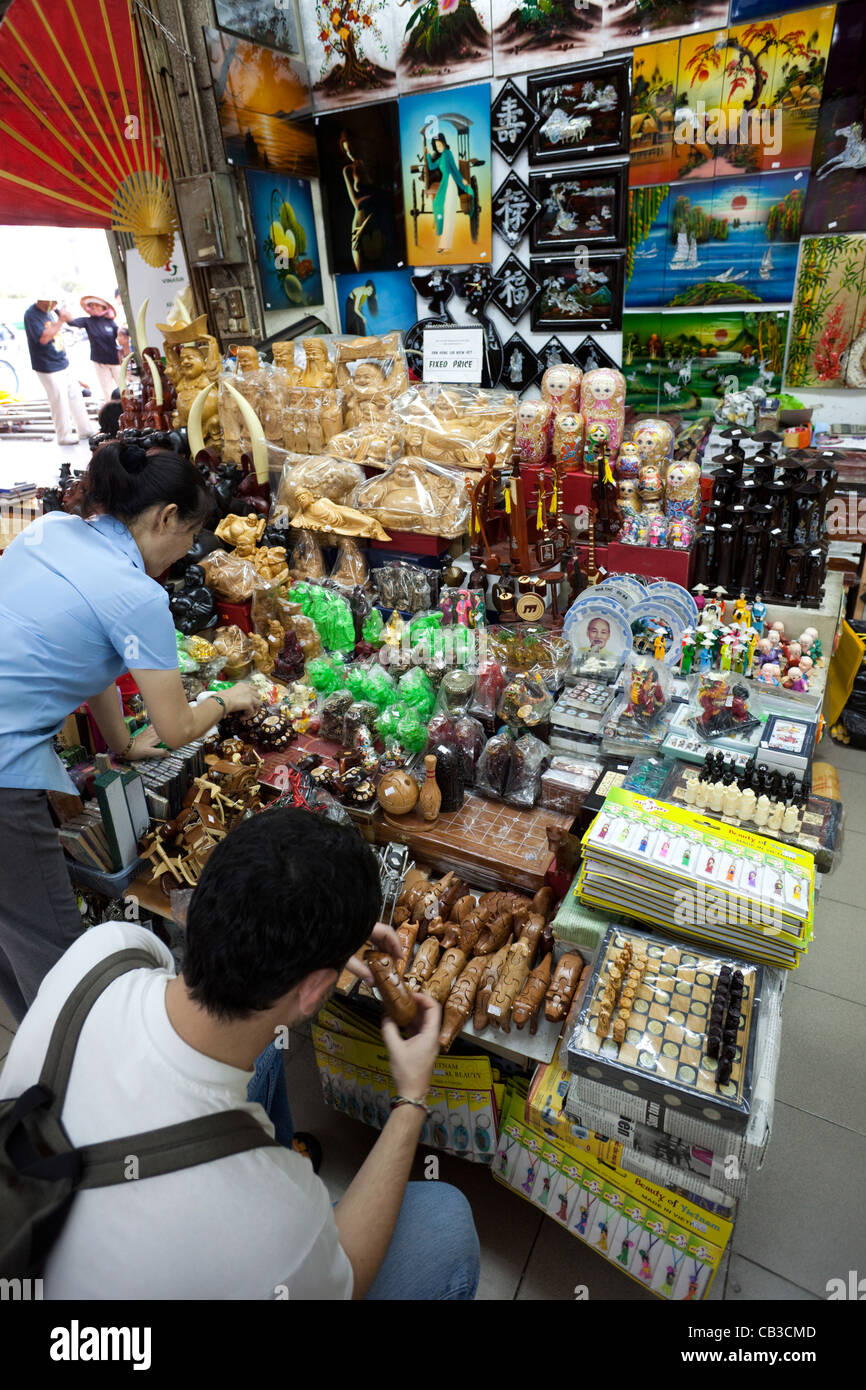 Vietnam, Ho Chi Minh City, Ben Thanh Market, Souvenir Store Stock Photo ...