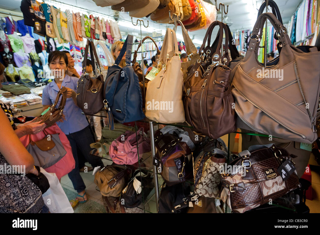 Handbags stall market vietnam hi-res stock photography and images - Alamy