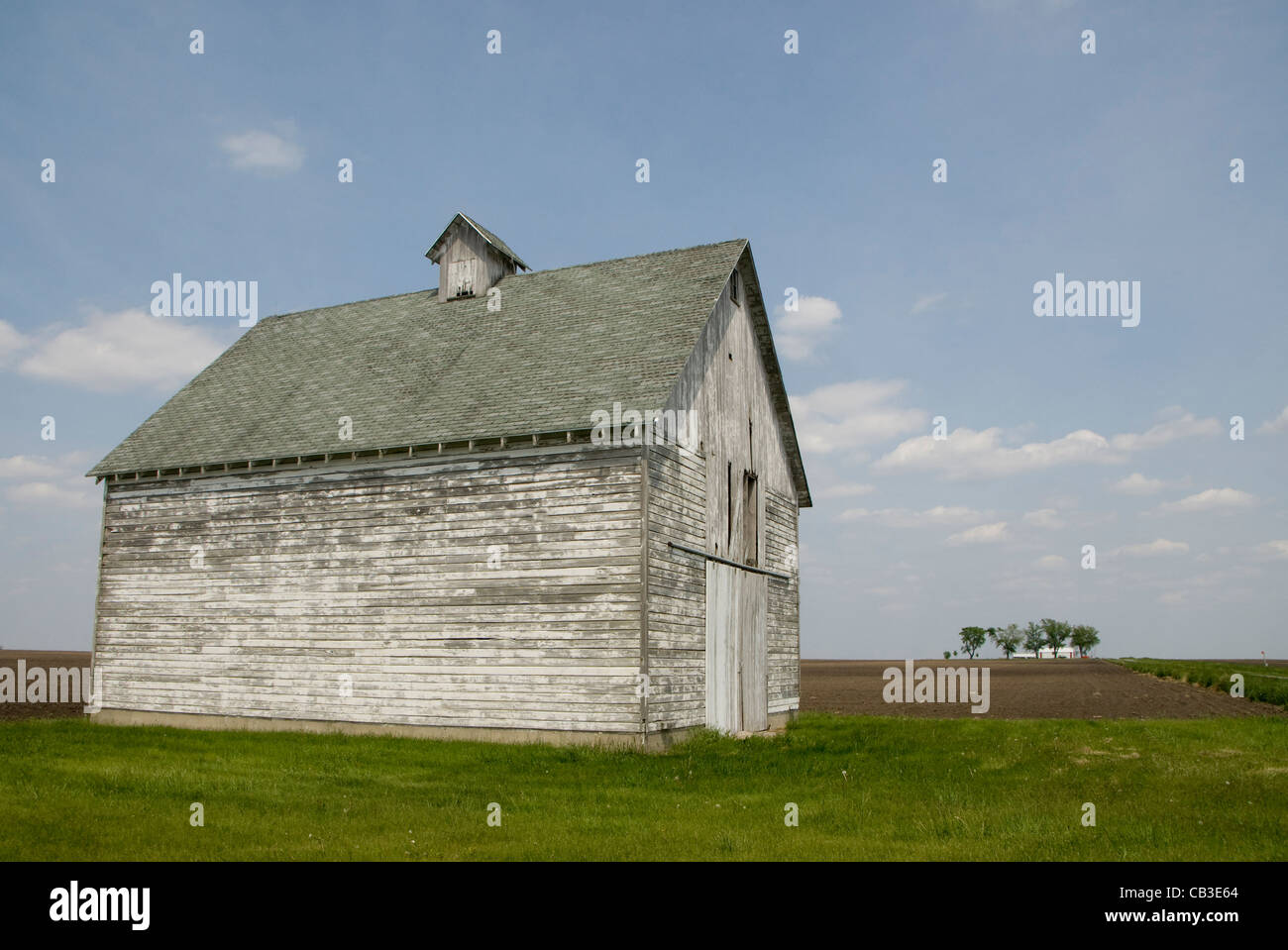 Barn on prairie, near Champaign Urbana, Illinois, USA Stock Photo