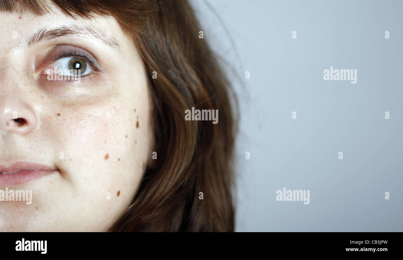 Closeup angry young woman face hi-res stock photography and images - Alamy