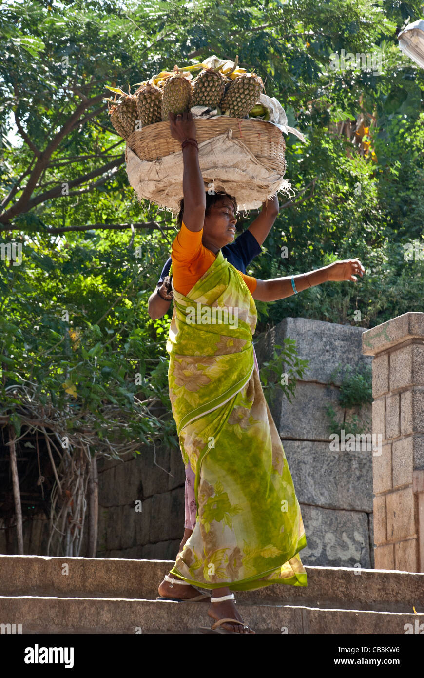 Carrying fruit basket on head hires stock photography and images Alamy