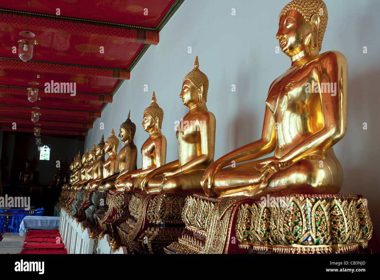 Wat Po Temple of the Reclining Buddha Bangkok Thailand golden Buddha statues Stock Photo