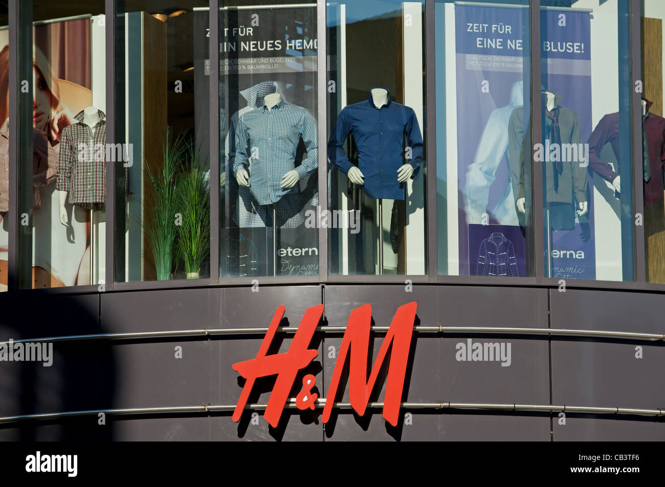 Germany store h&m hi-res stock photography and images - Alamy