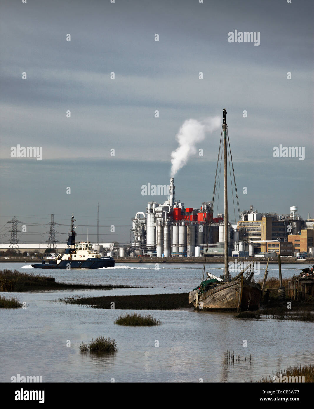 Proctor and Gamble chemical factory, West Thurrock, River Thames, London. Stock Photo