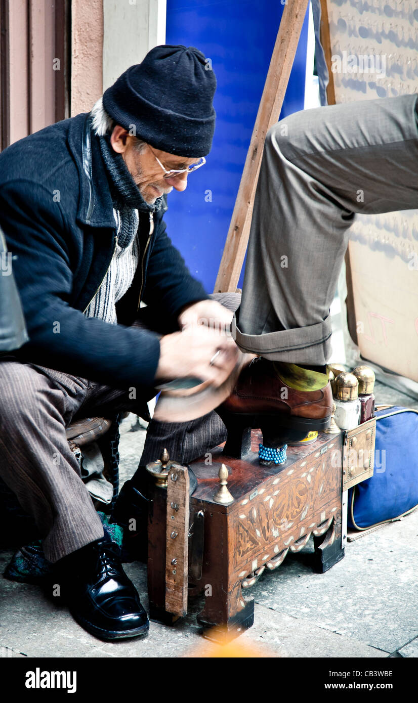 Bootblack. Istanbul, Turkey Stock Photo Alamy