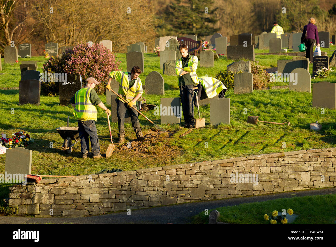 Gravedig hires stock photography and images Alamy