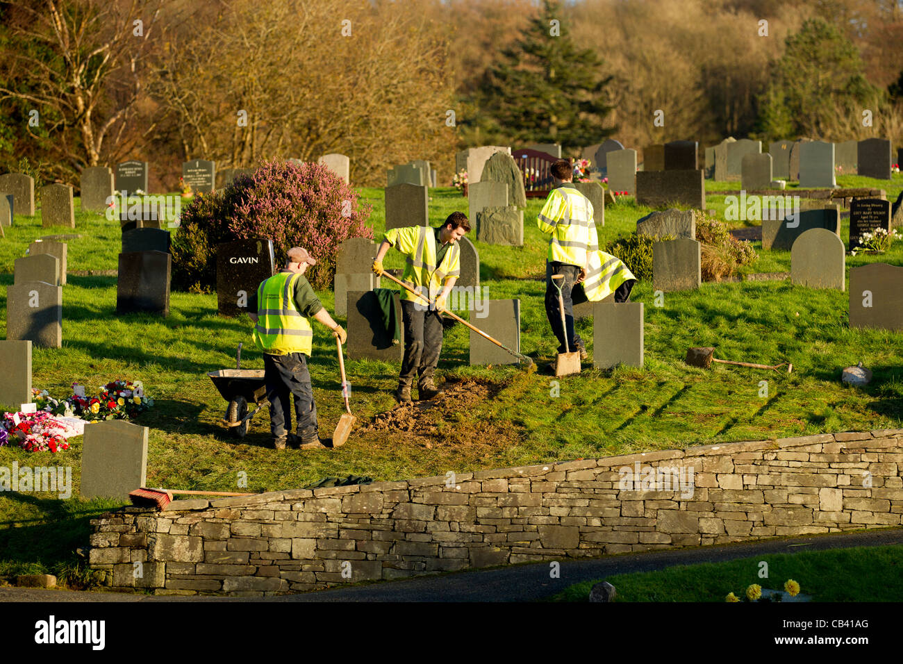 Digging A Grave High Resolution Stock Photography and Images Alamy