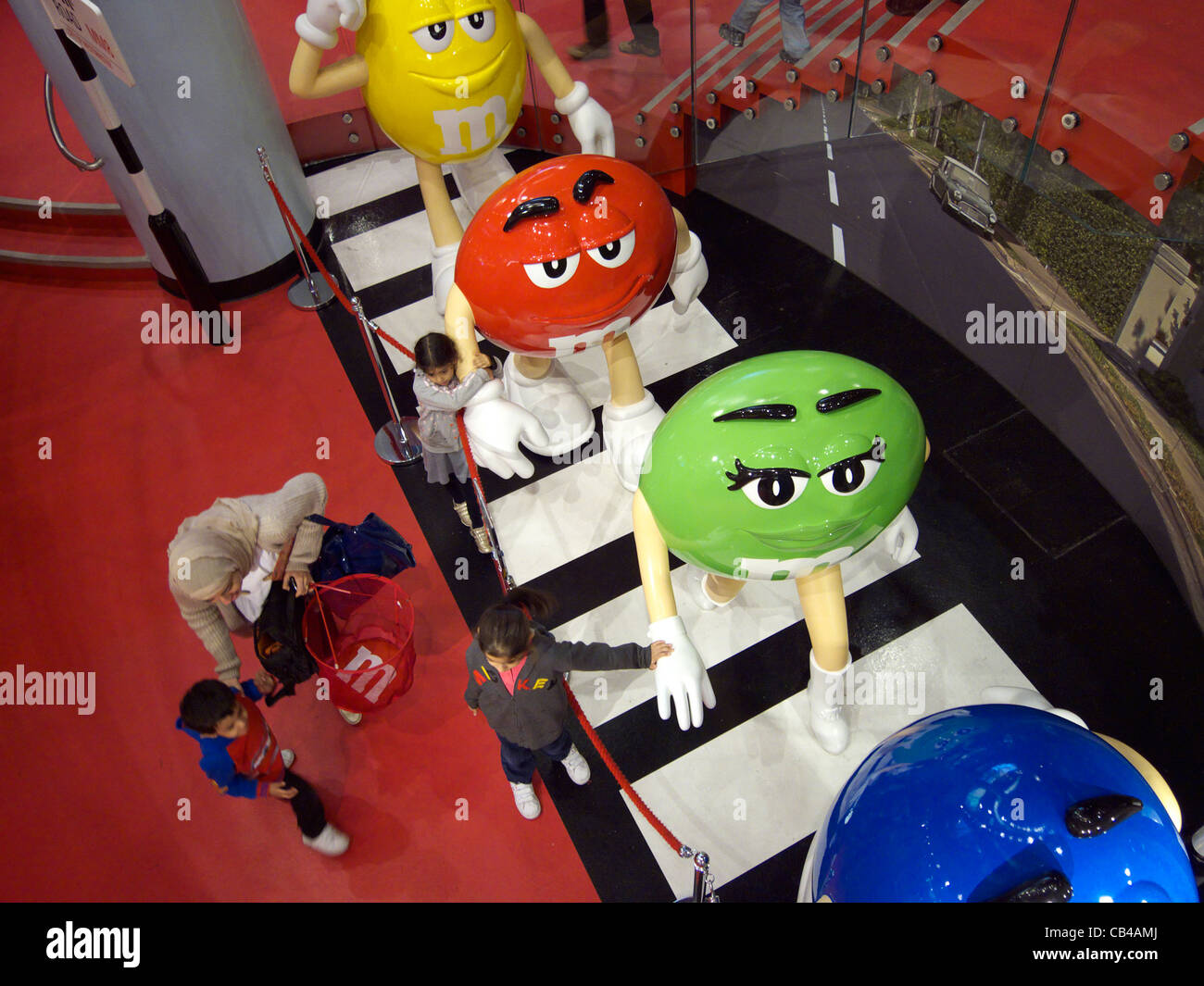 united-kingdom-london-piccadilly-circus-m-m-s-world-stock-photo-alamy