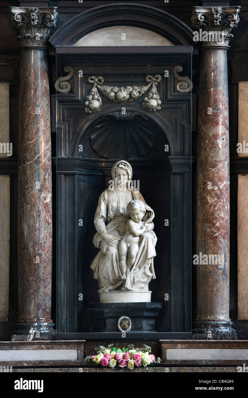 The marble sculpture The Madonna of Bruges by Michelangelo in the Church of  Our Lady, Bruges, Belgium Stock Photo - Alamy
