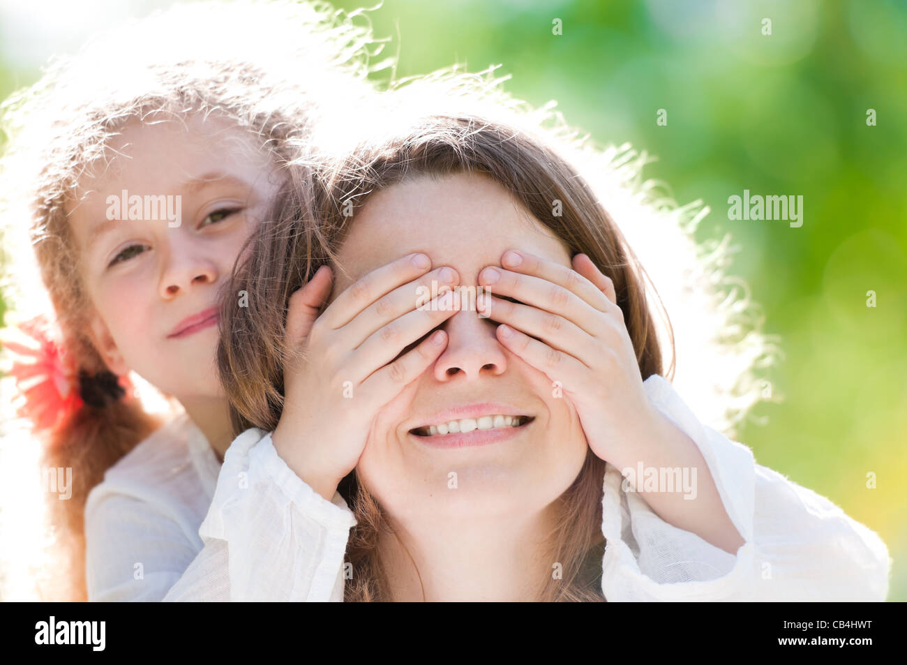маме закрывай глаза. мама закрой глаза и ты услышишь мамин голос. закрой глаза прислушайся и ты услышишь мамин. мама отрывок закрой глаза. маме закрывай глаза.