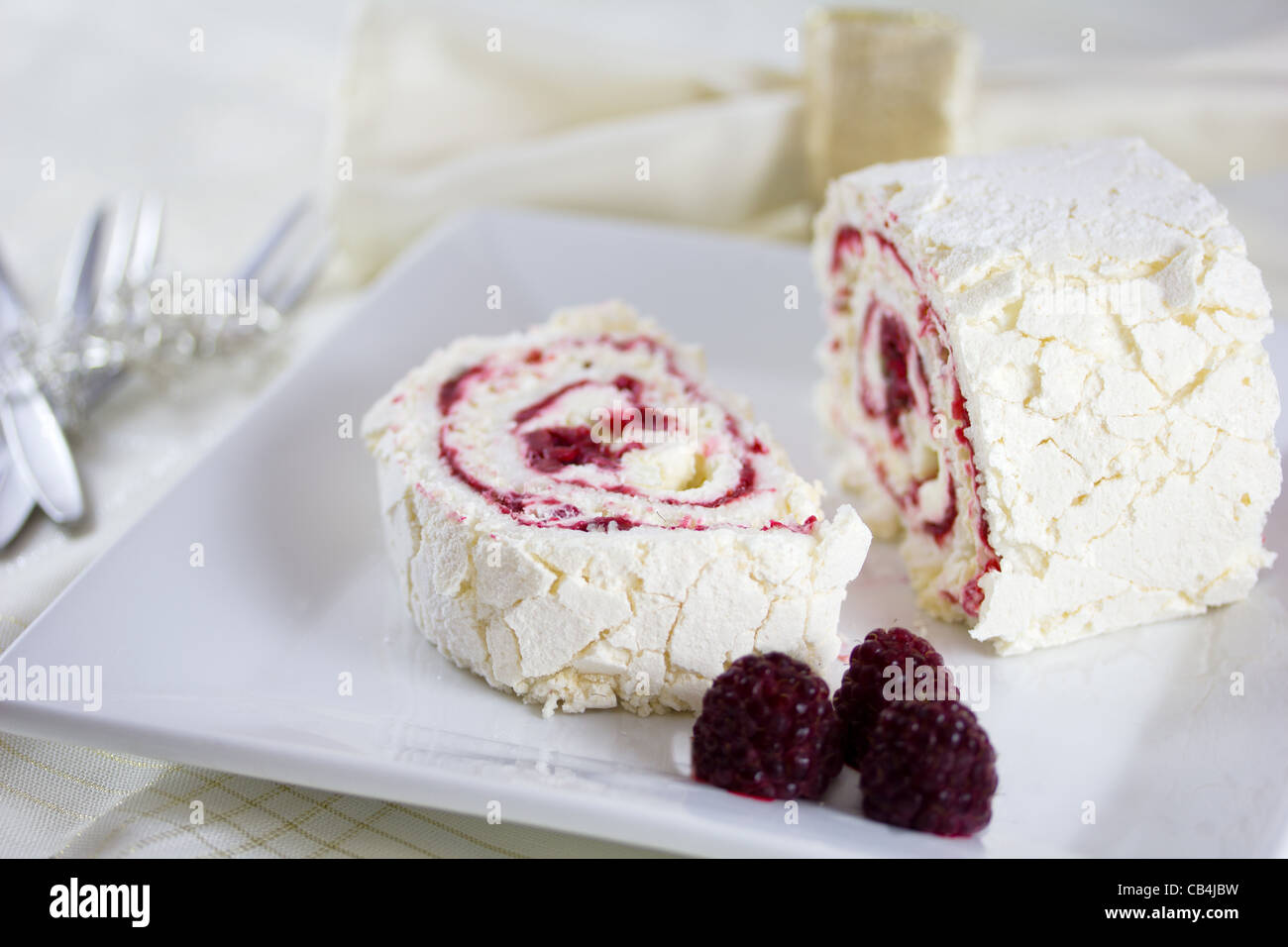 Meringue roulade hi-res stock photography and images - Alamy