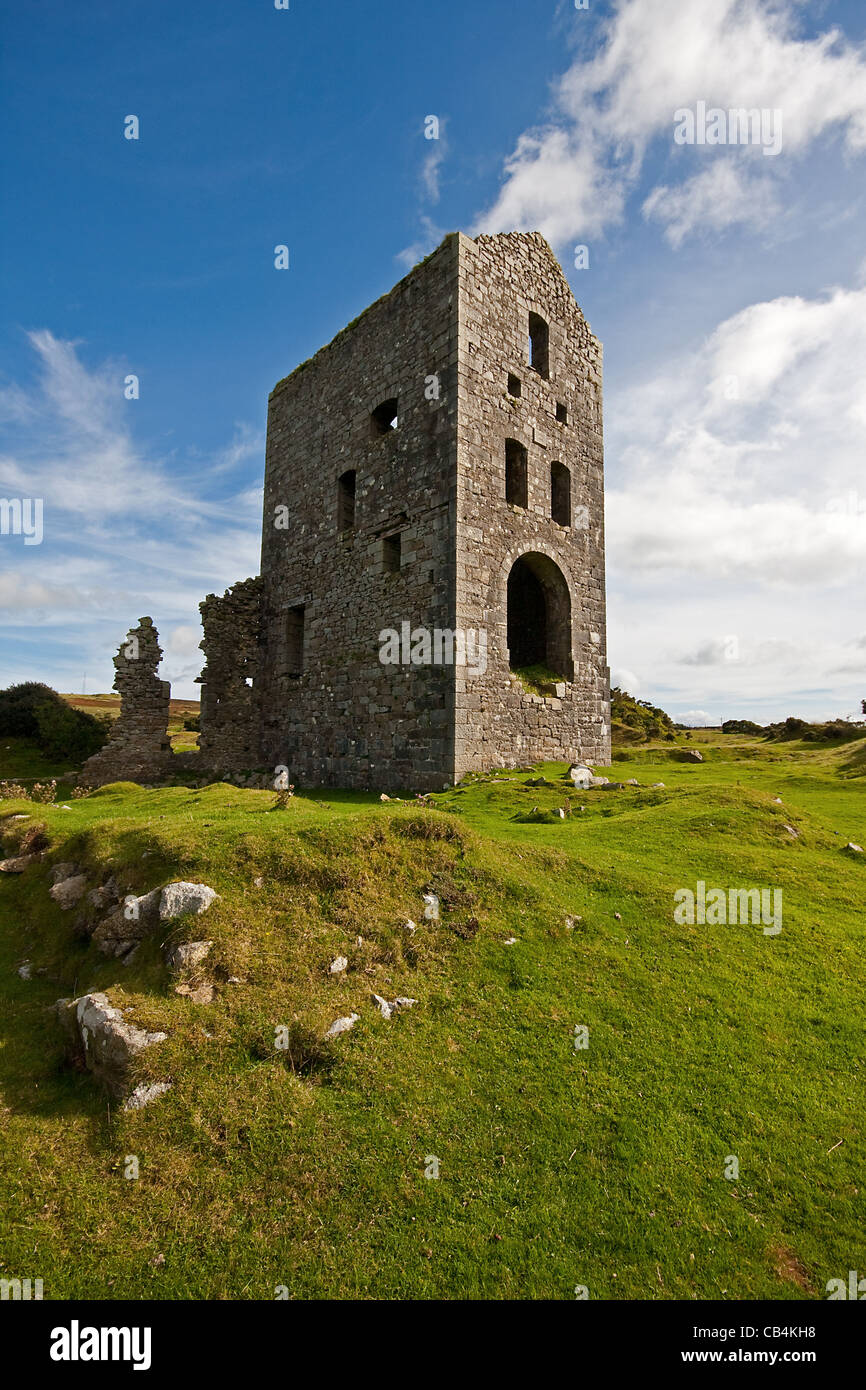 Ancient tin -mine engine house, Bodmin Moor Stock Photo - Alamy