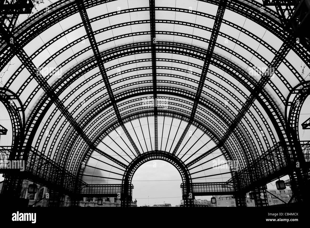 Roof of entrance of les Halles (both metro station and bussiness center