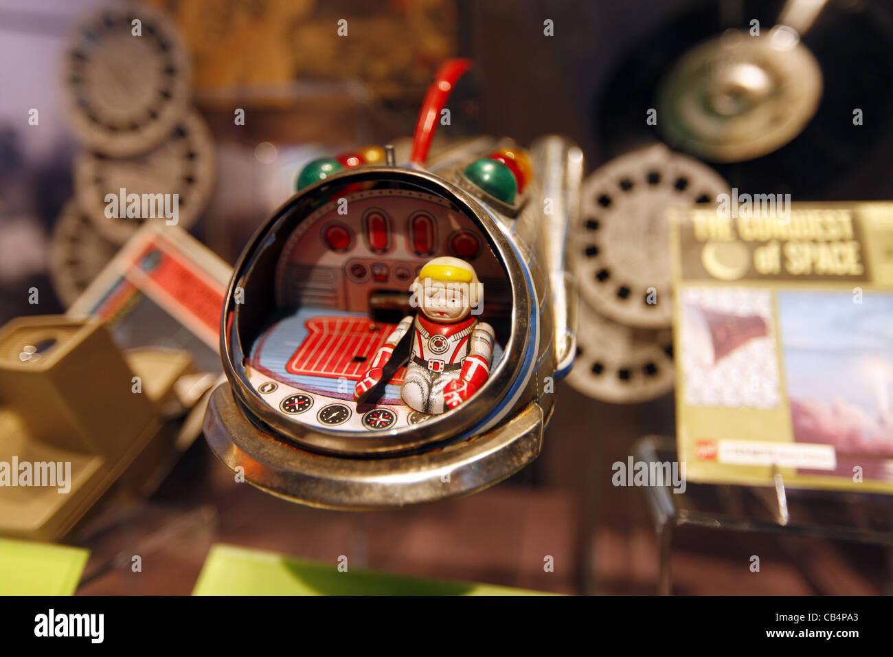 Space age hi-res stock photography and images - Alamy