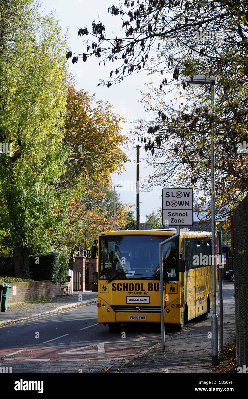 School bus yellow hi-res stock photography and images - Alamy