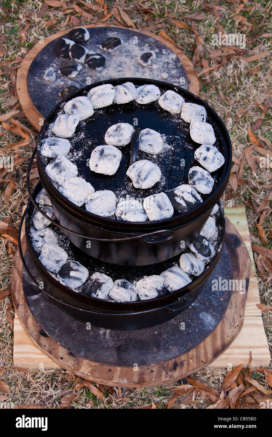 Dutch oven stacked pots cooking hires stock photography and images Alamy
