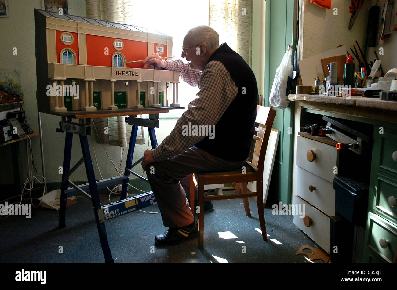 91 year old Ted Bayley from Worthing with a model of Brightton's Theatre Royal he has made to mark it's 200th birthday 2007 Stock Photo
