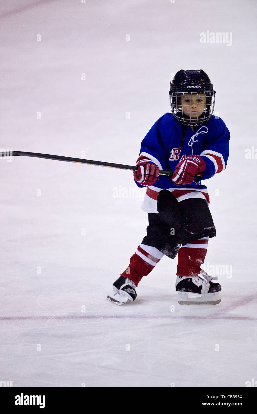 Baby ice hockey stick hires stock photography and images Alamy