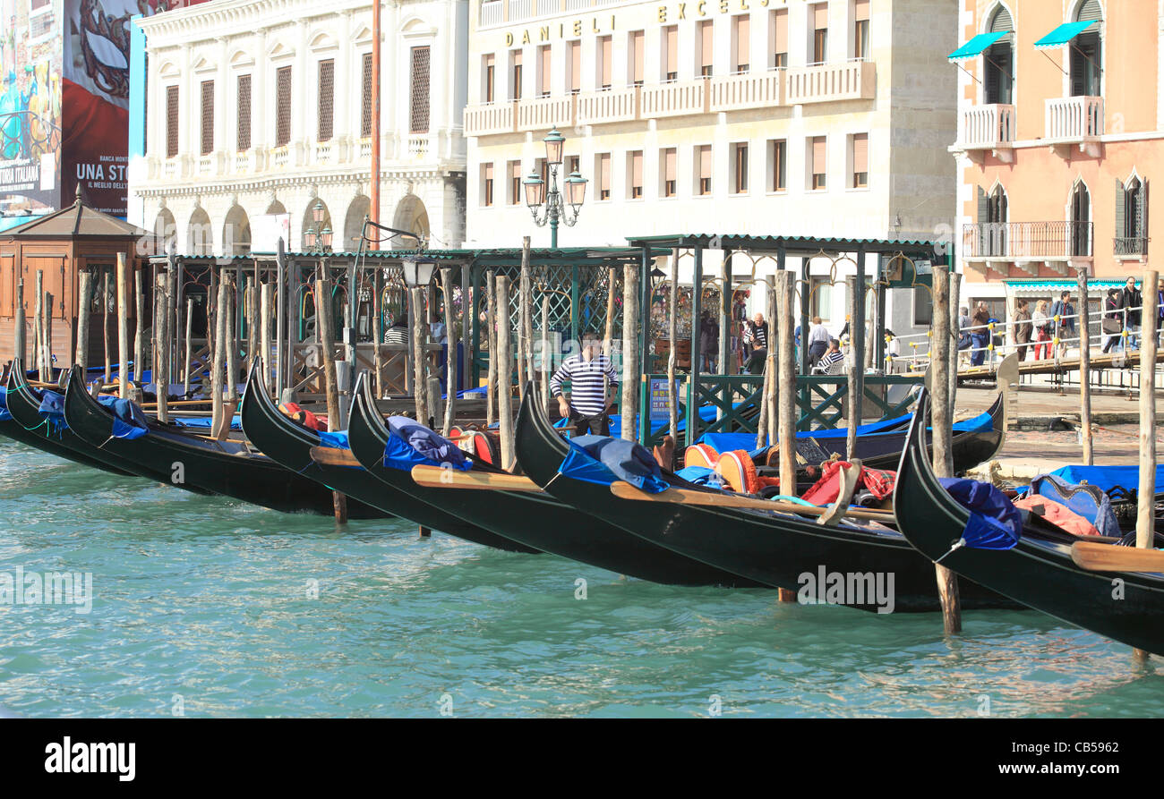 Gondola and Gondolier Venice Italy Iron On Travel Patch 