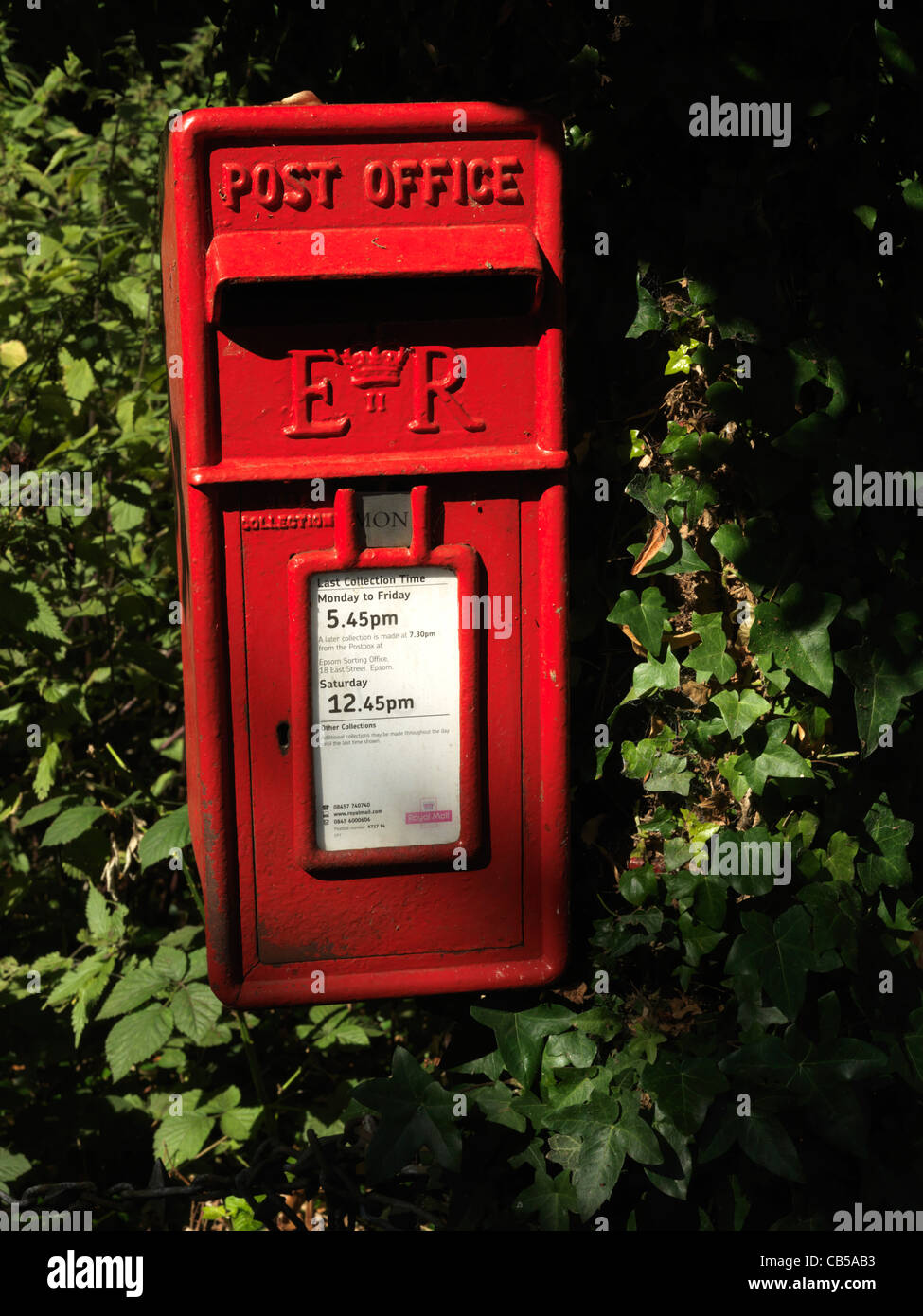 Royal Mail Post Box ER (Elizabeth Regina II) Surrey England Stock Photo