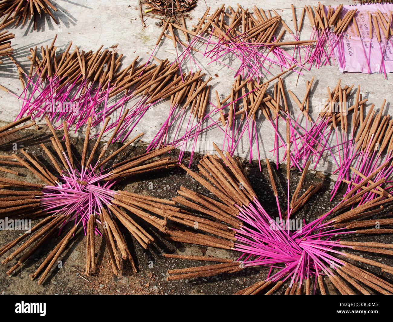 Incense sticks in vietnam hi-res stock photography and images - Alamy