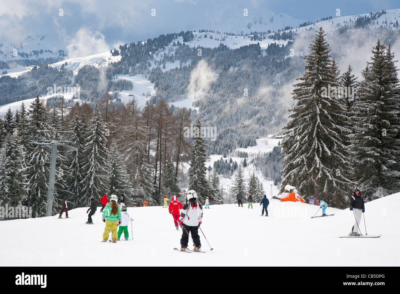 young skiers at the ski resort of Les Gets, Haute Savoie, Rhône-Alpes, France Stock Photo