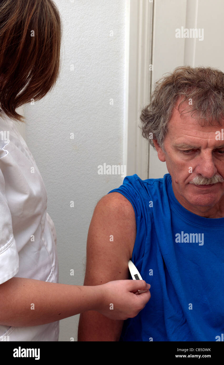 Temperature armpit hires stock photography and images Alamy