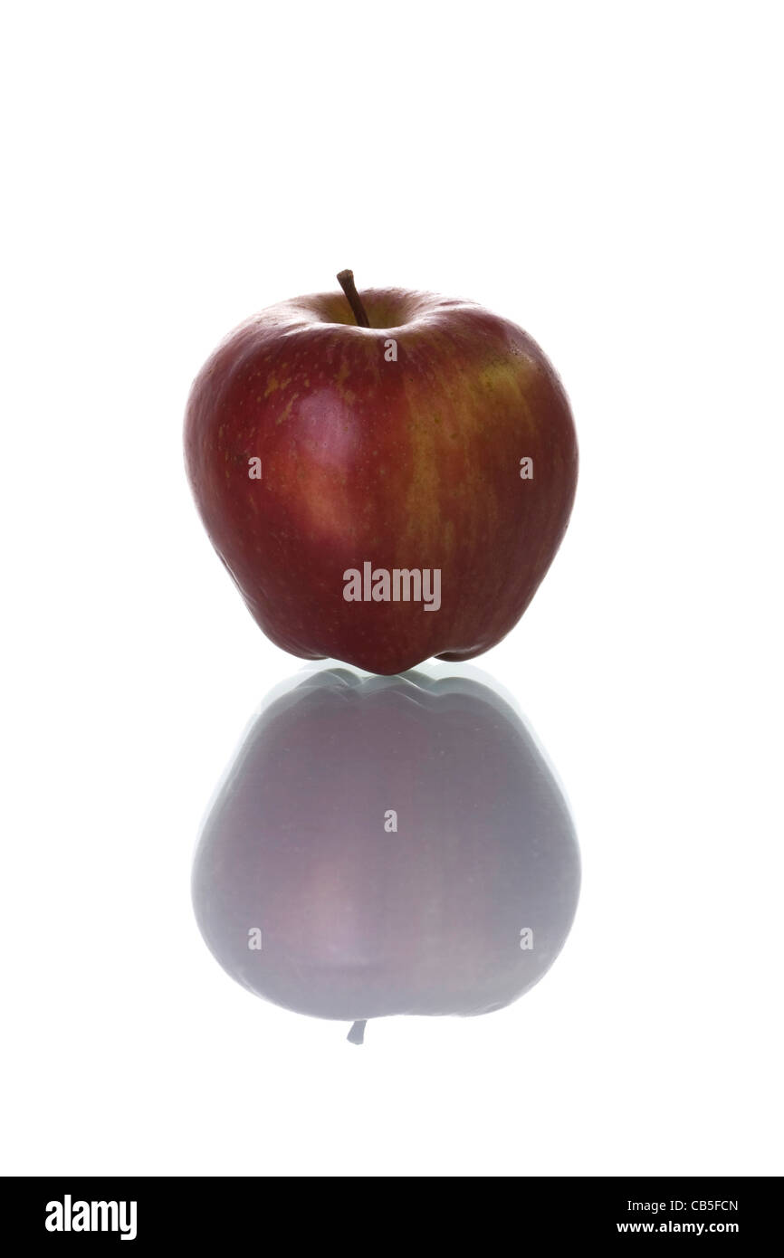 Red apple isolated on white with reflection Stock Photo - Alamy