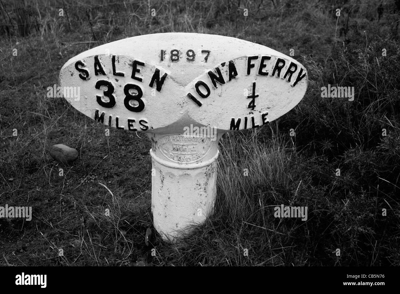 Roadside marker between Iona ferry pier and Salen, Isle of Mull, Scotland. Stock Photo