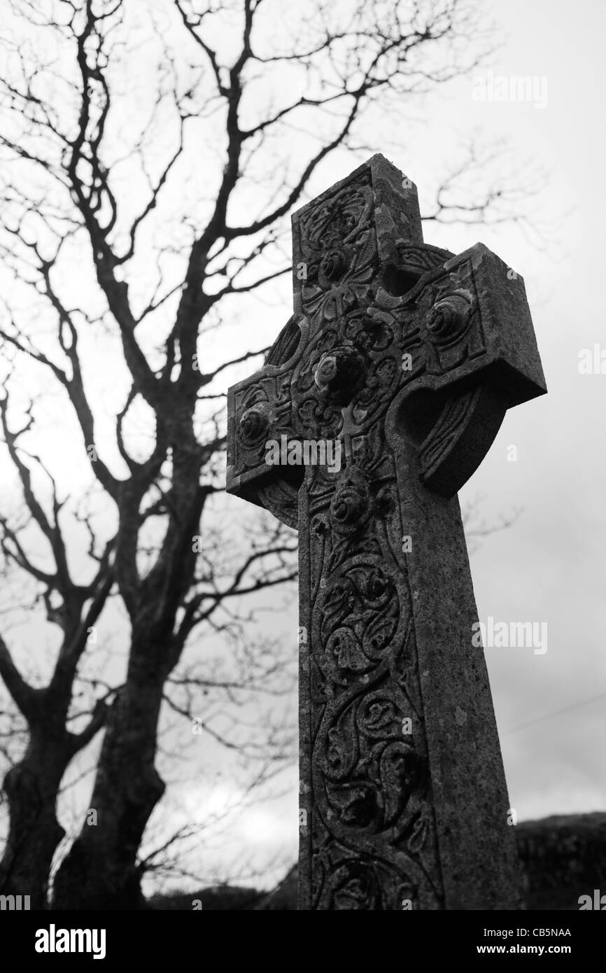 Old stone cross at Kilninian Church, Kilnian, Isle of Mull, Scotland. Stock Photo