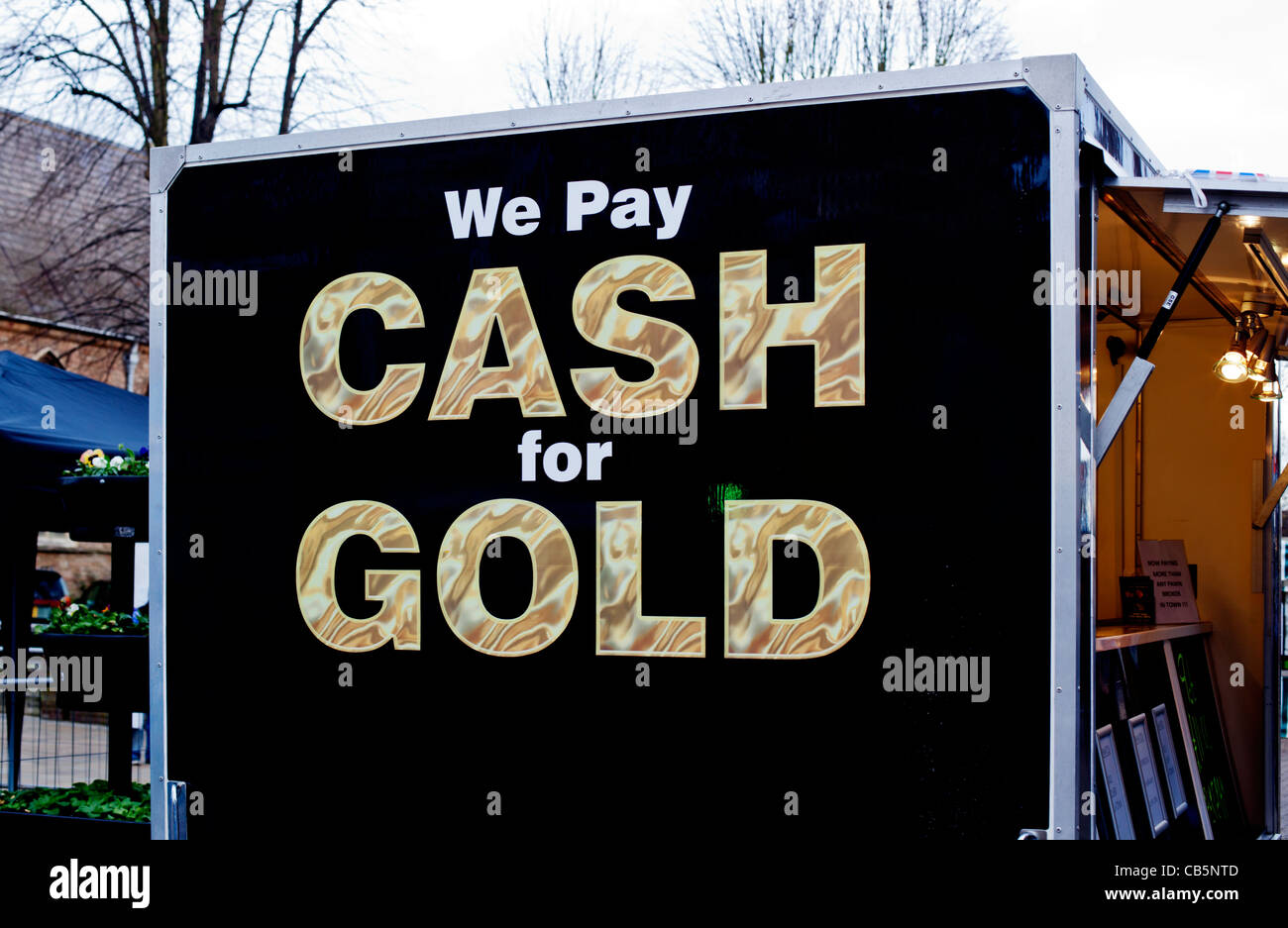 'Cash for gold' mobile shop, , Redditch street scene, Worcestershire, West Midlands England, UK, , Europe Stock Photo