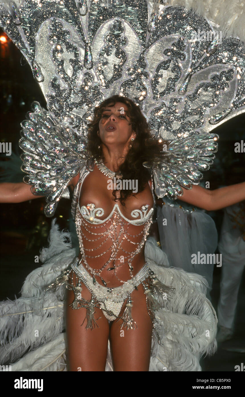 Rio de Janeiro, Brazil. Samba dancer in revealing strasse bikini costume during the carnival parade. Stock Photo