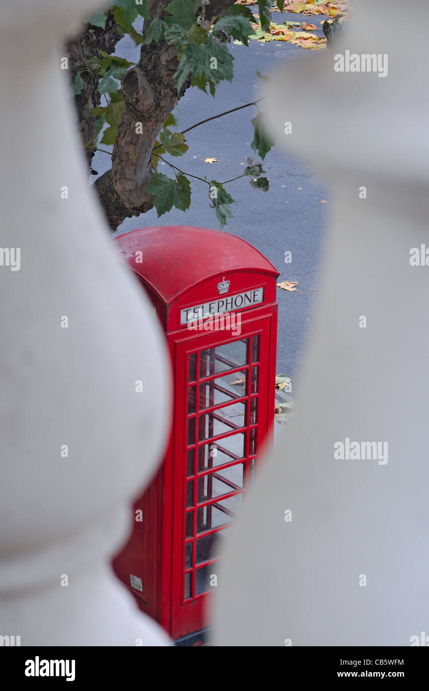 Traditional british telephone booth hi-res stock photography and images ...