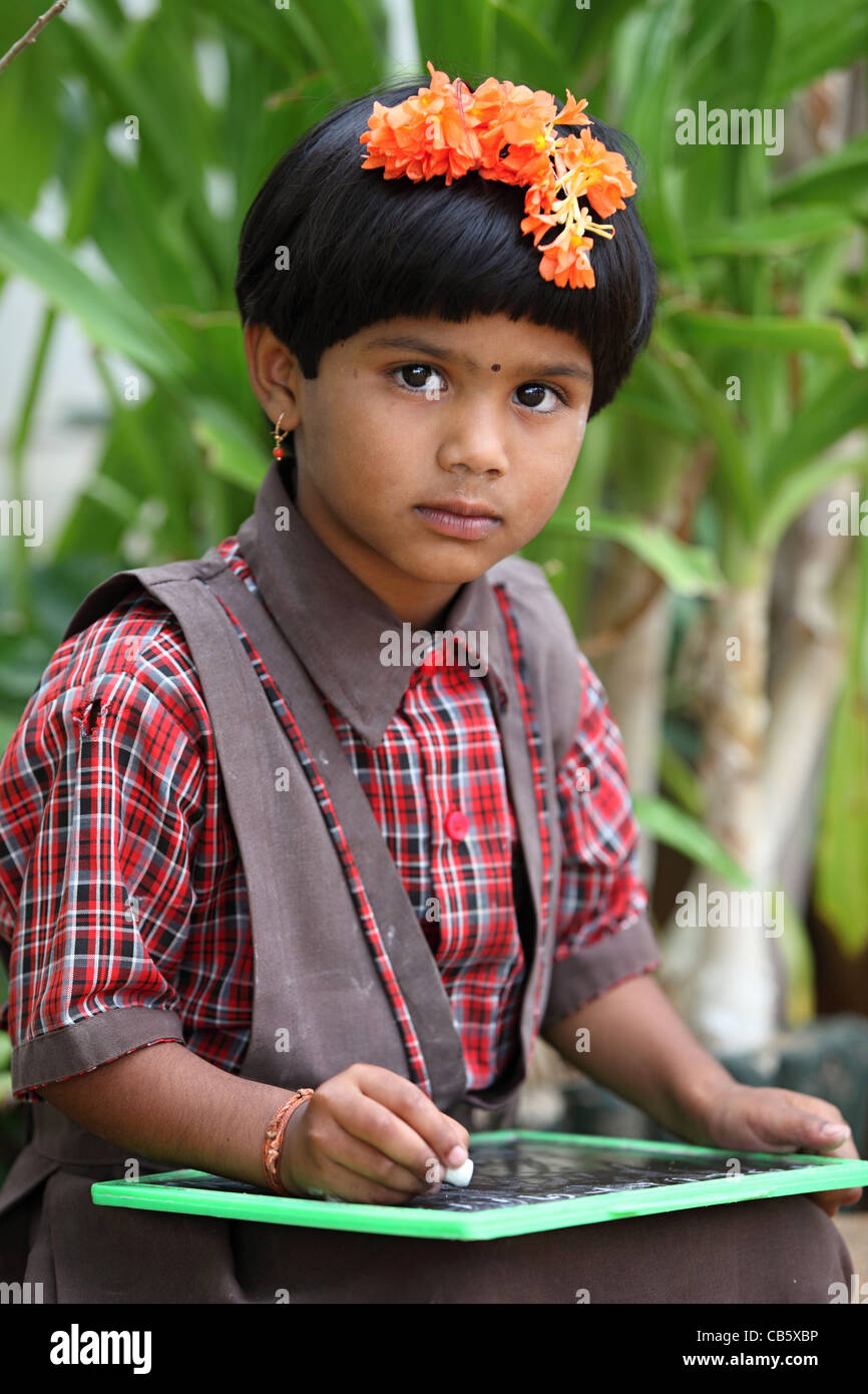 Indian school children in uniform hires stock photography and images
