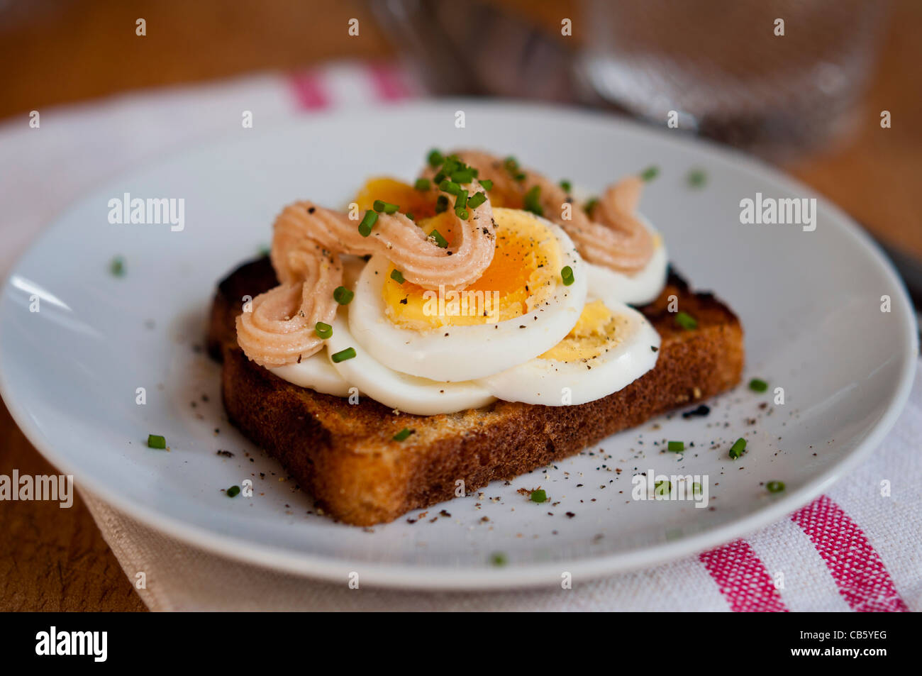 Open-Faced Prosciutto and Egg Sandwich Recipe: How to Make It