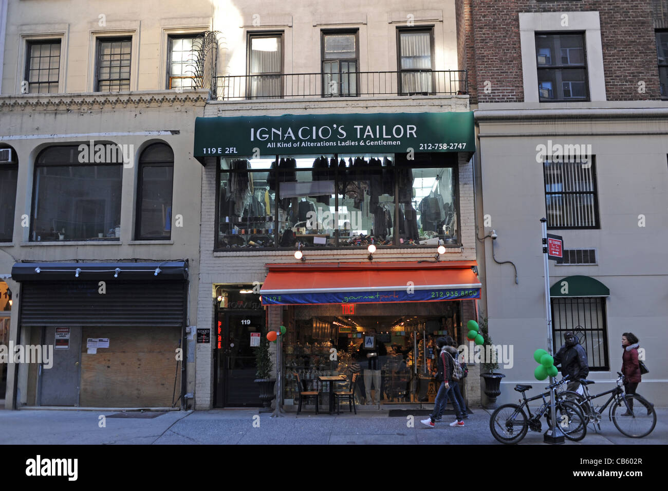 Ignacio's Tailor shop in Midtown Manhattan New York NYC USA Stock Photo