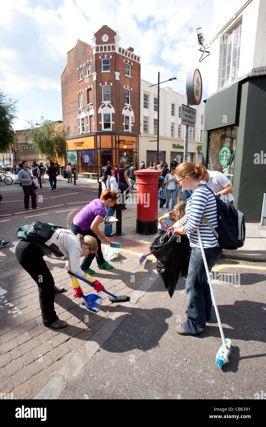 Aftermath of the summer riots and looting across London this August 2011, Clapham London UK. Photo:Jeff Gilbert Stock Photo