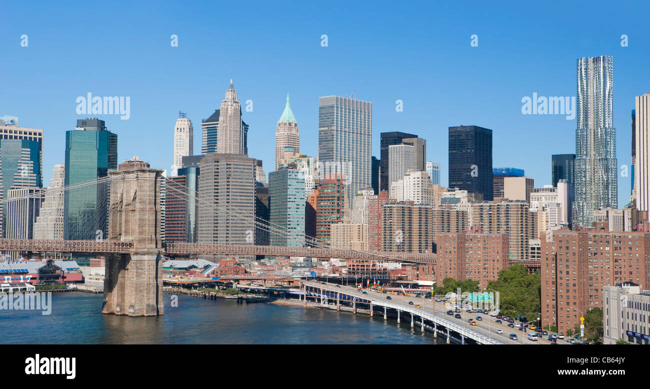 Brooklyn Bridge and the Downtown Manhattan Skyline Stock Photo - Alamy