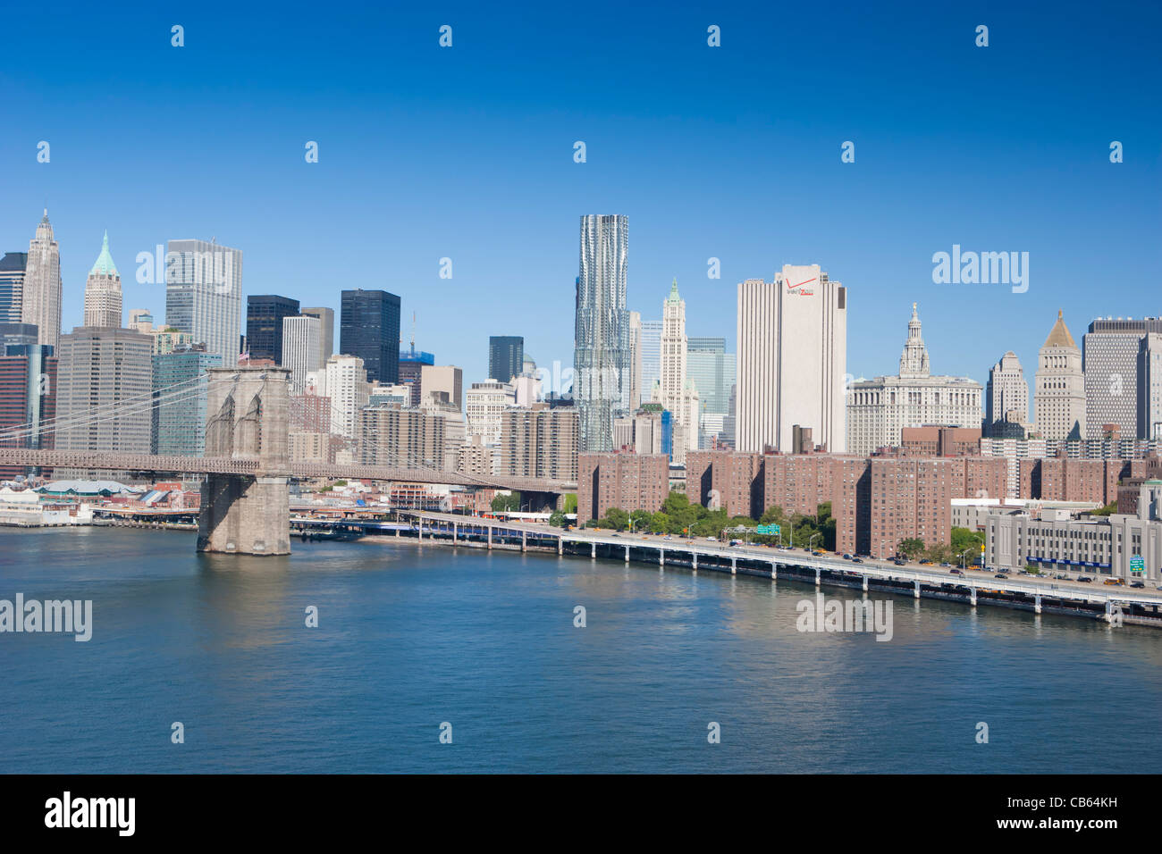 Brooklyn Bridge and the Downtown Manhattan Skyline Stock Photo - Alamy