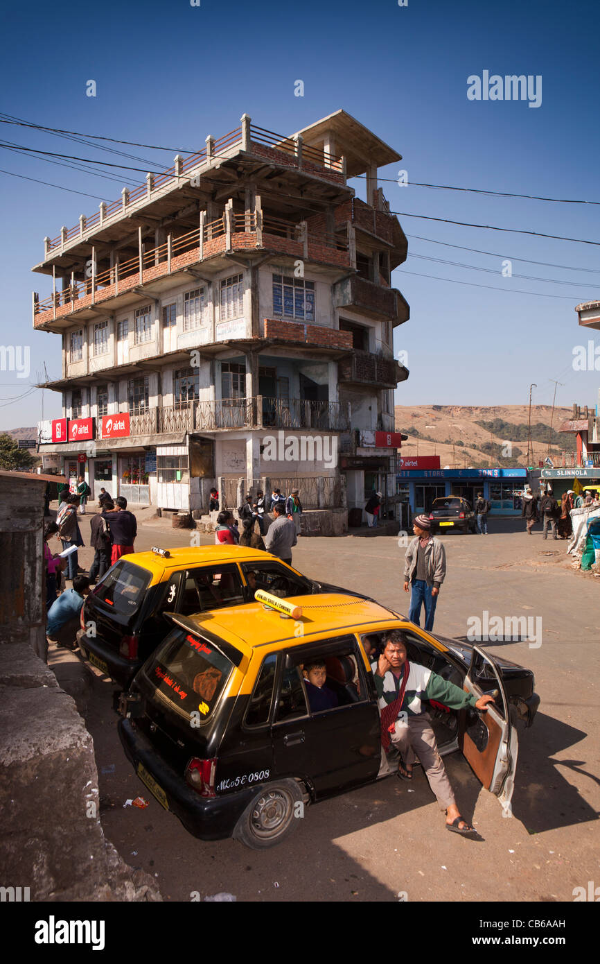 India, Meghalaya, East Khasi Hills, Cherrapunji, town centre, taxis waiting for passengers outside central market Stock Photo
